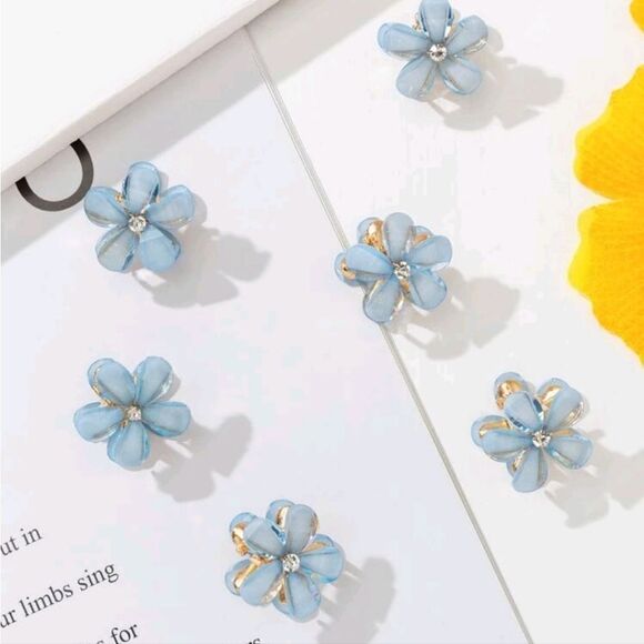 Flower Butterfly Hair Clips - Picture 2 of 3